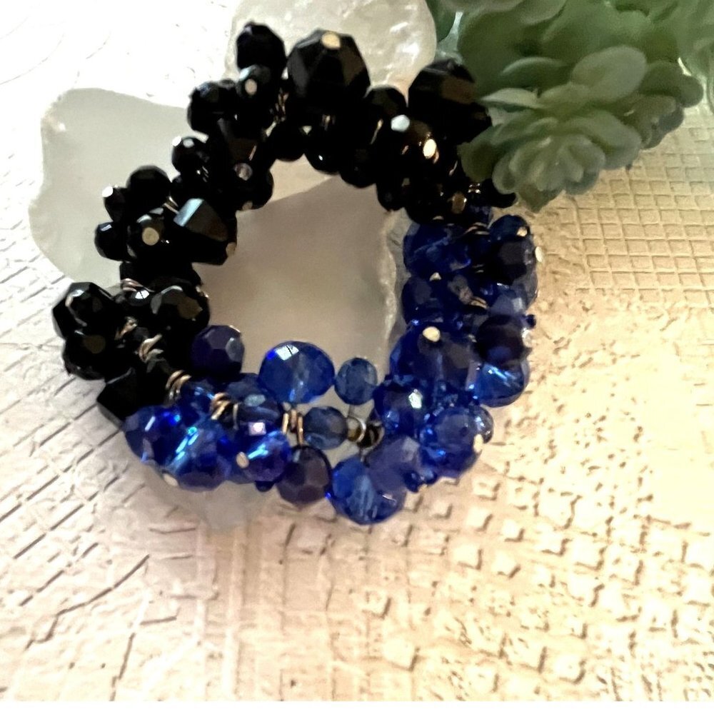 Beautiful Deep Blue Crystal Cluster Stretch Bracelet